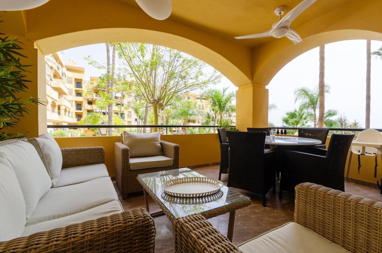 Апартаменти Luxury Blue Coast Seaside Retreat Марбелья Екстер'єр фото