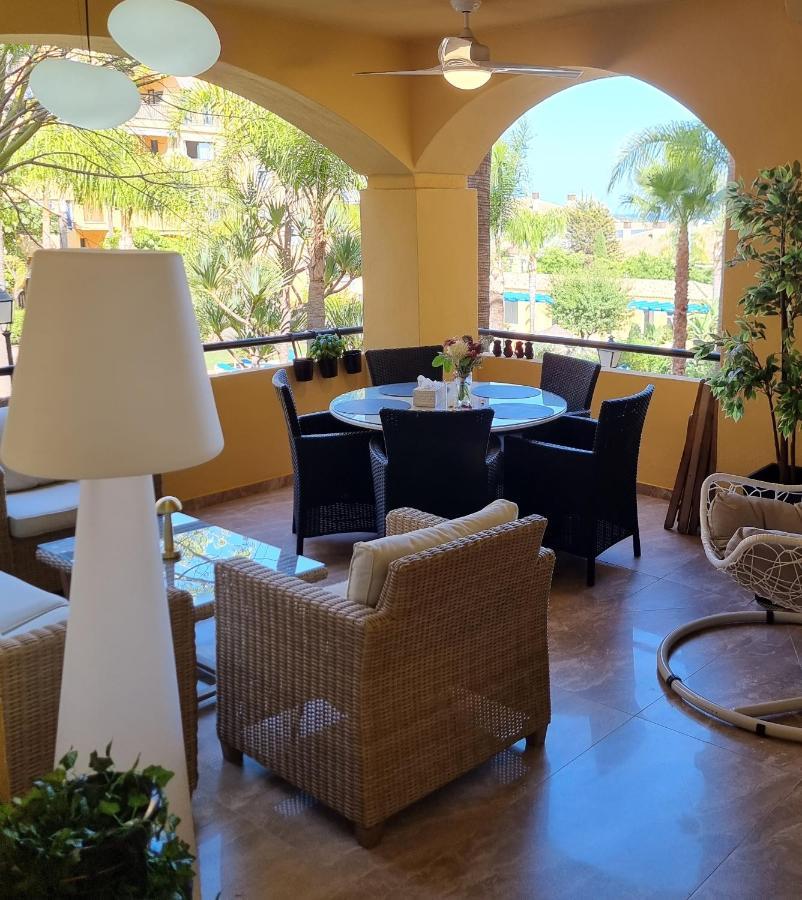 Апартаменти Luxury Blue Coast Seaside Retreat Марбелья Екстер'єр фото